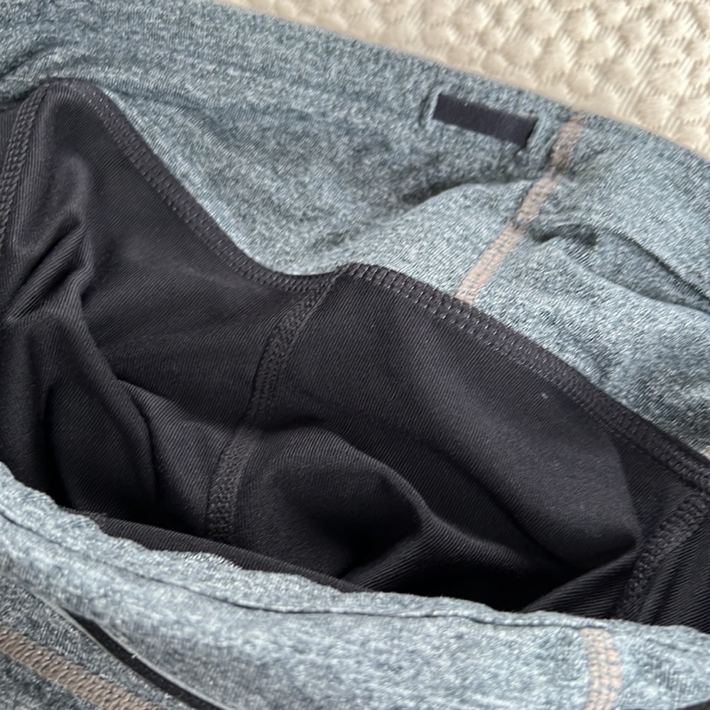 Athleta 2-in1 Be Free Skirted Capri Leggings Side Pockets, Back Zip Pocket XS - Picture 5 of 8